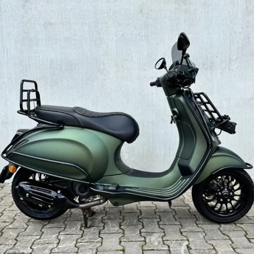 SOLD Vespa Sprint Mat Groen FGT-99-X
