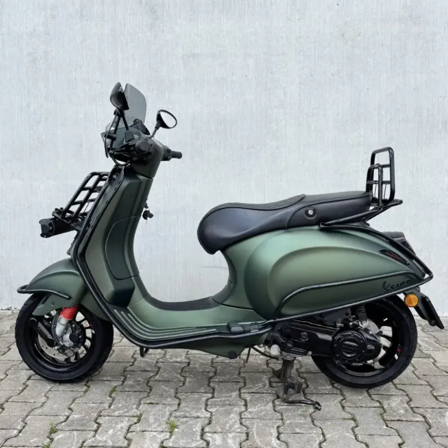SOLD Vespa Sprint Mat Groen FGT-99-X