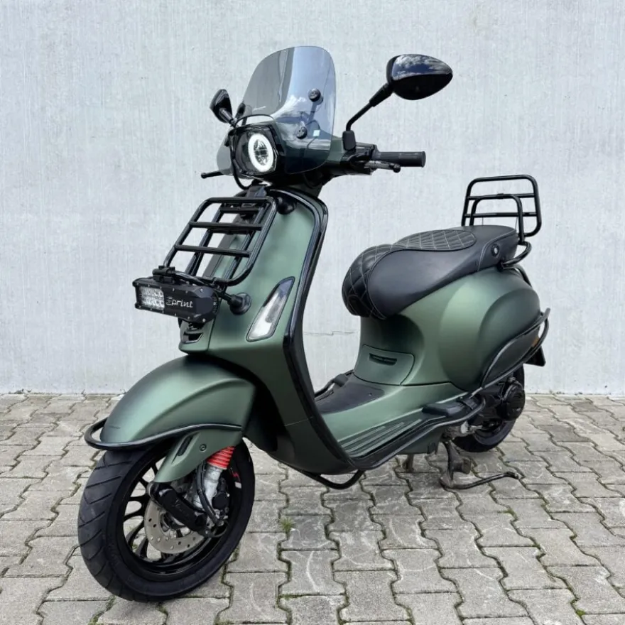 SOLD Vespa Sprint Mat Groen FGT-99-X