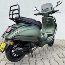 SOLD Vespa Sprint Mat Groen FGT-99-X