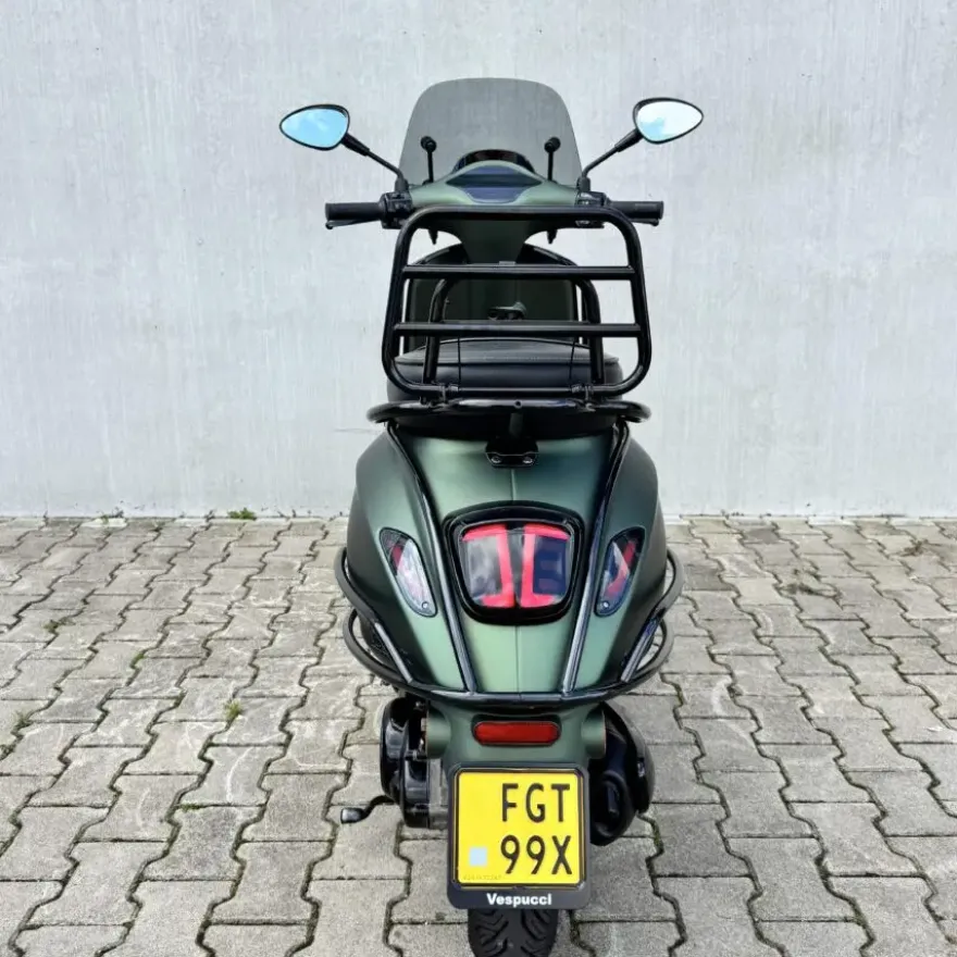 SOLD Vespa Sprint Mat Groen FGT-99-X