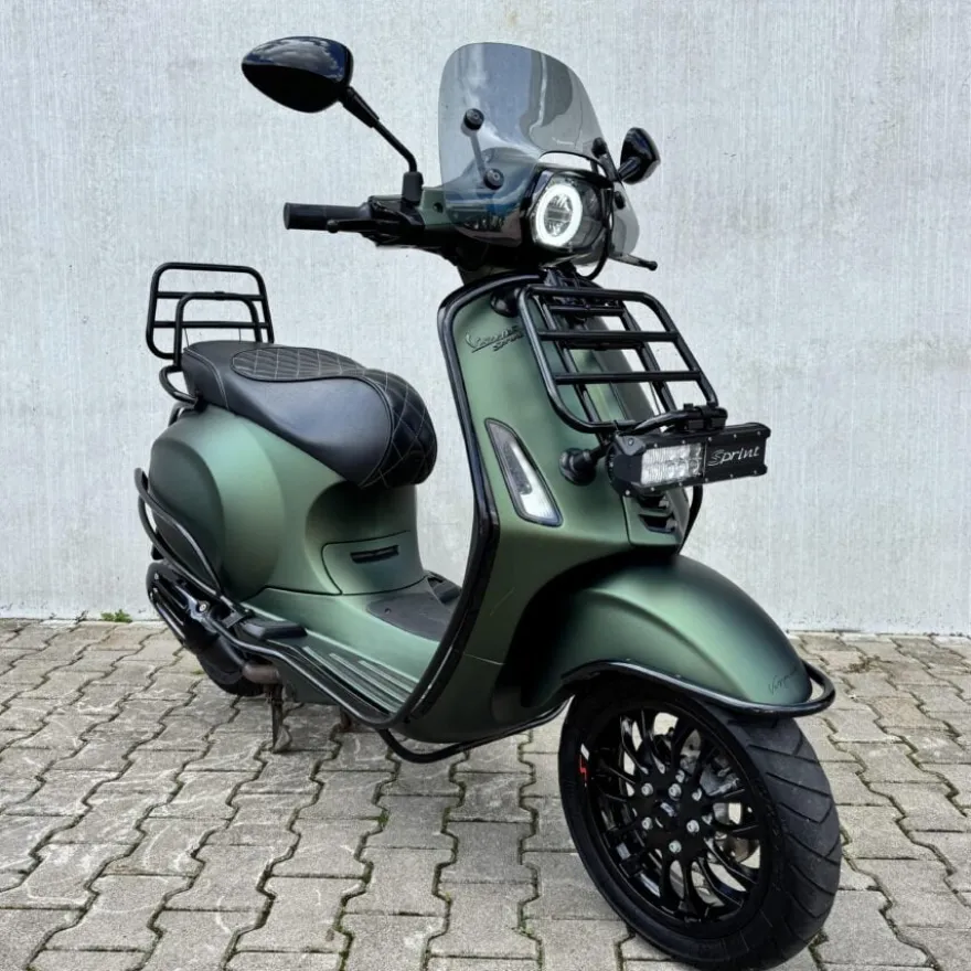 SOLD Vespa Sprint Mat Groen FGT-99-X