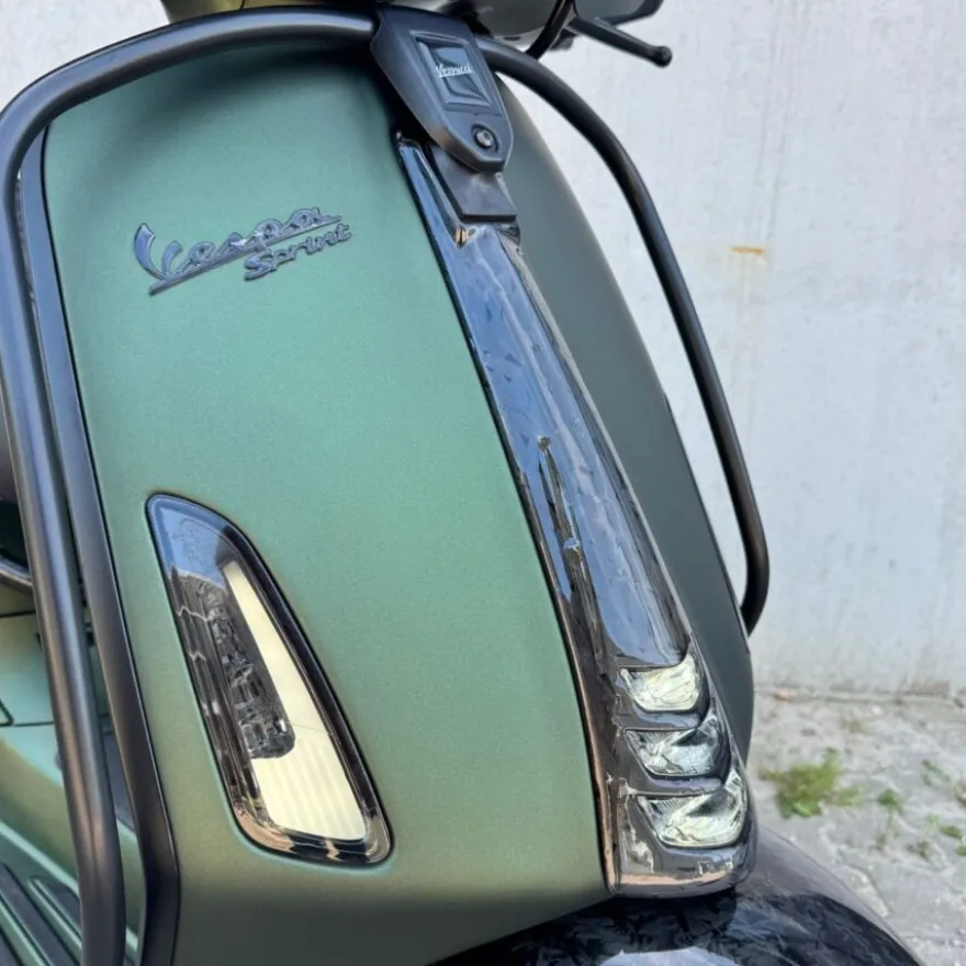 SOLD Vespa Sprint Matt Green/Carbon FFG-55-L