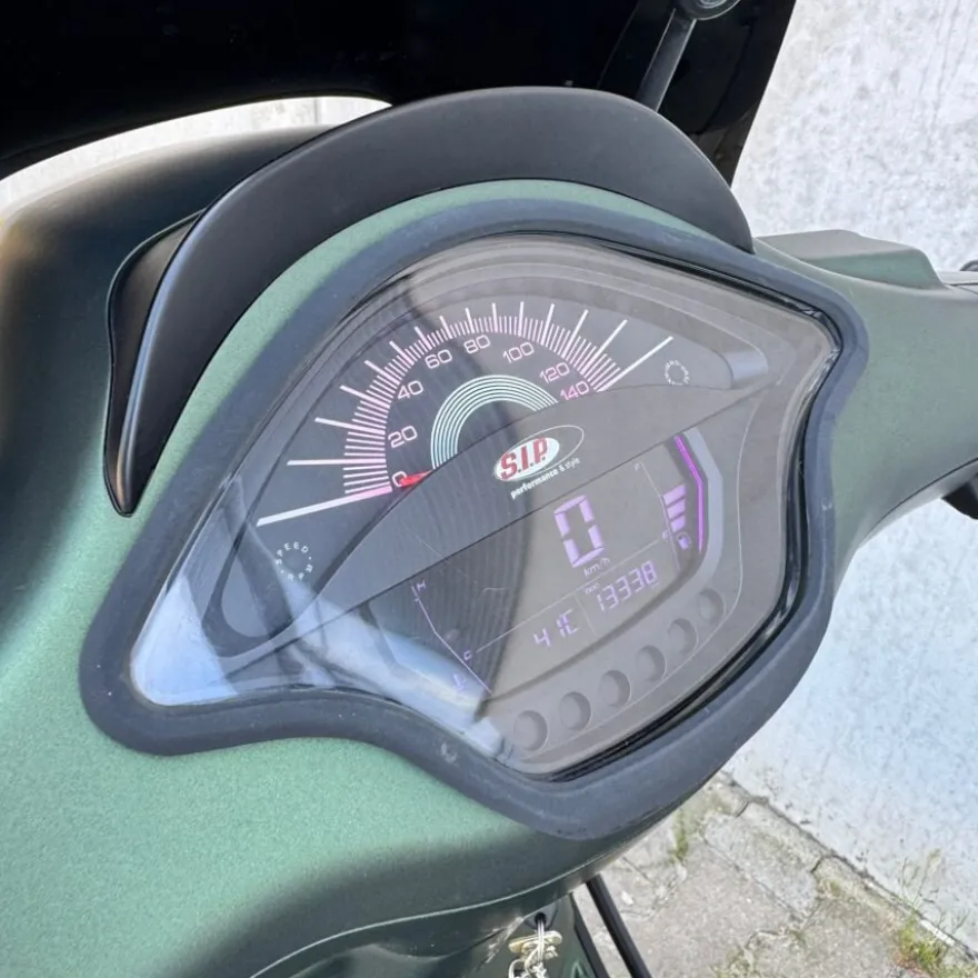 SOLD Vespa Sprint Matt Green/Carbon FFG-55-L