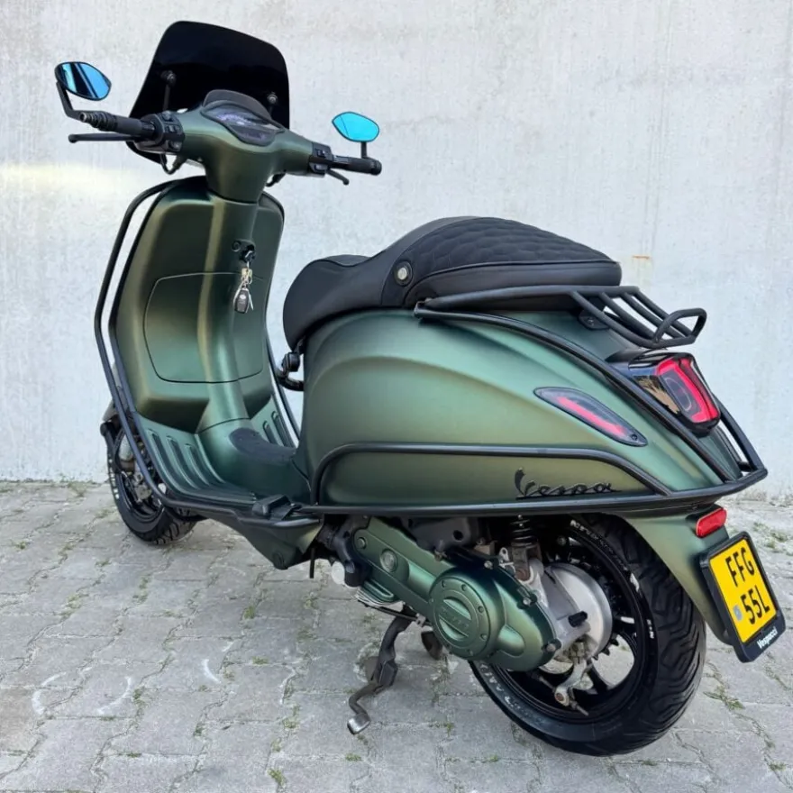 SOLD Vespa Sprint Matt Green/Carbon FFG-55-L