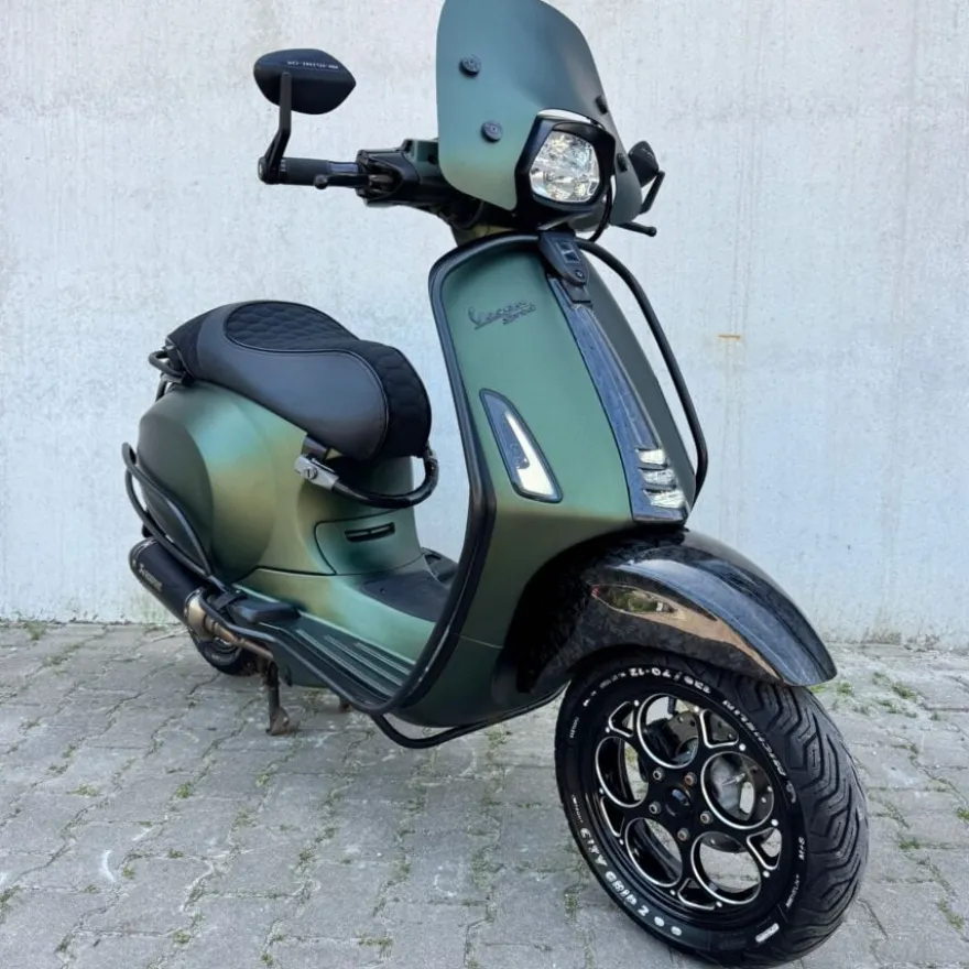SOLD Vespa Sprint Matt Green/Carbon FFG-55-L