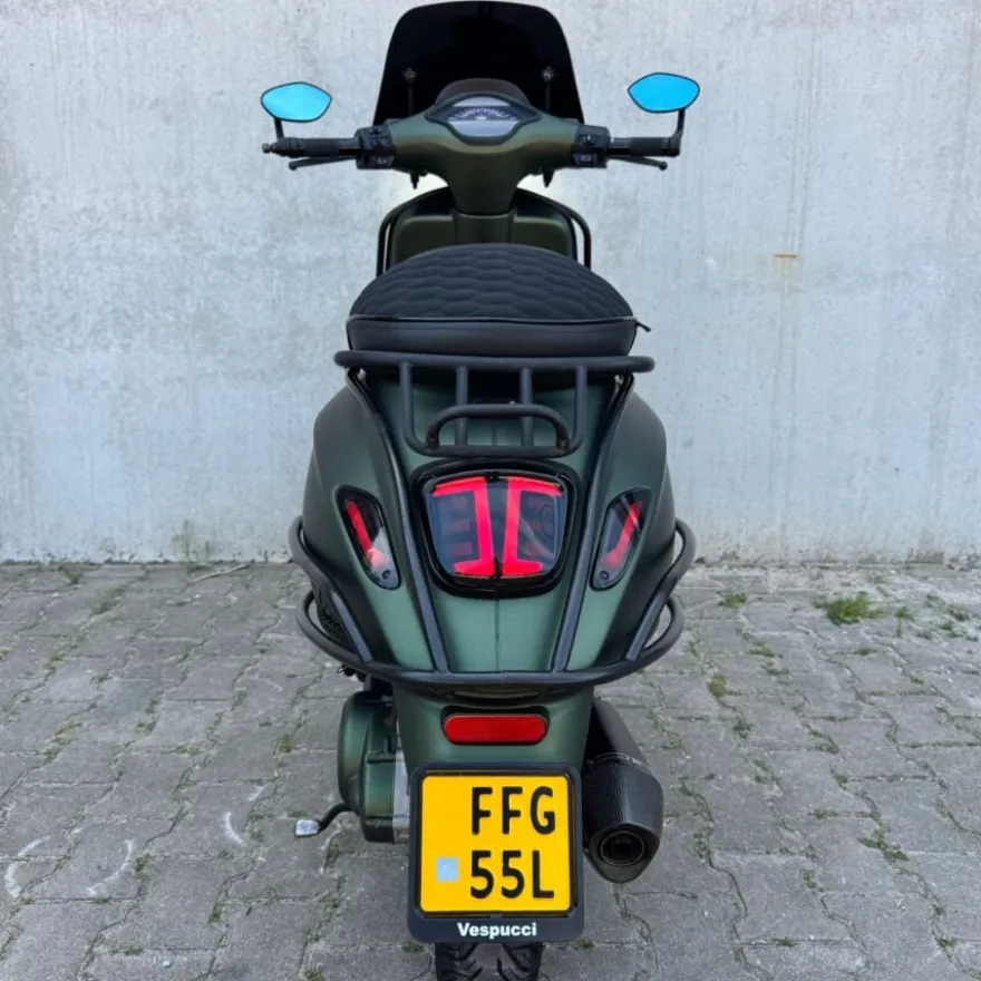 SOLD Vespa Sprint Matt Green/Carbon FFG-55-L