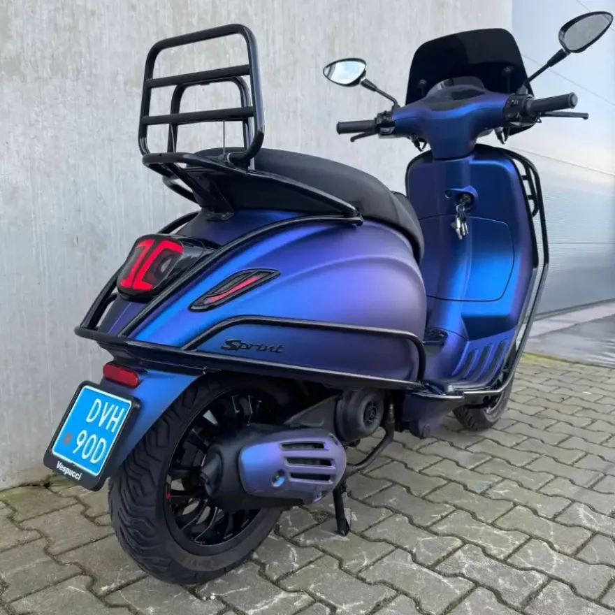 SOLD VESPA Sprint Opaco Galaxy Blue Chameleon DVH-90-D