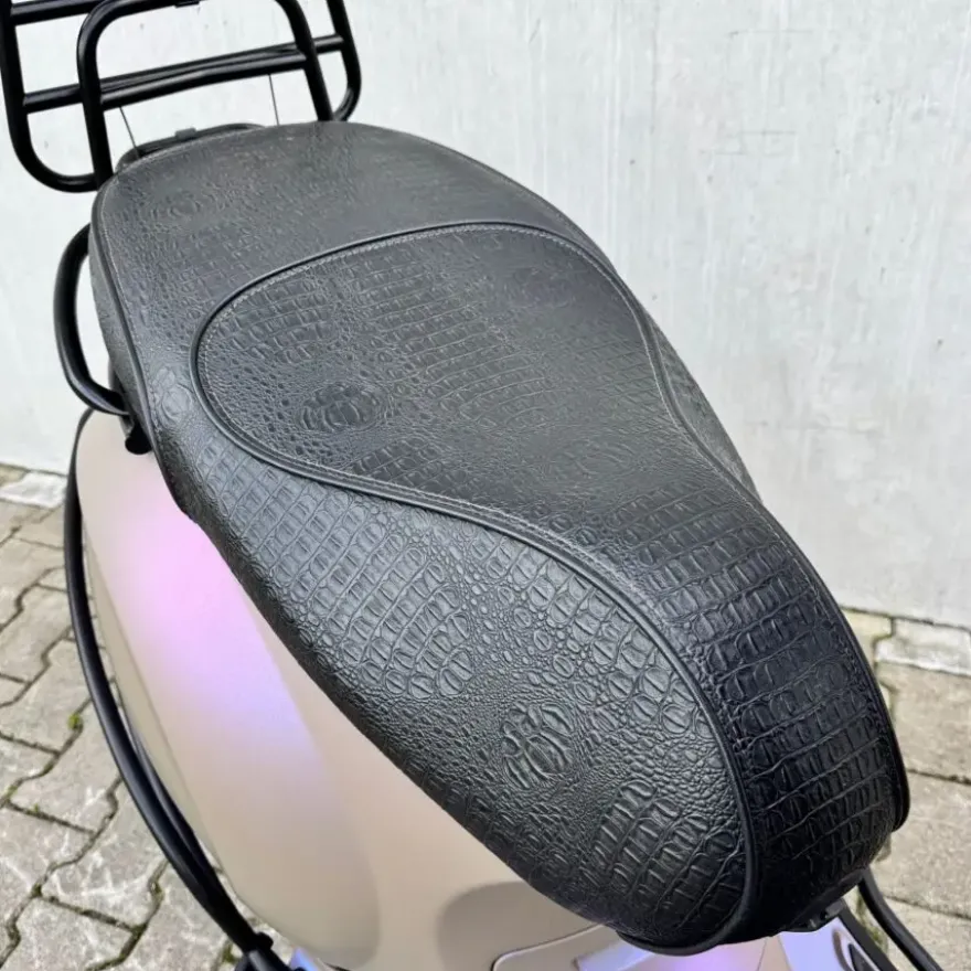 SOLD Vespa Sprint Rose Biege FFG-25-L