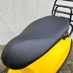 SOLD Vespa Sprint Sport Mat Geel DRS-60-F