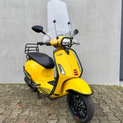 SOLD Vespa Sprint Sport Mat Geel DRS-60-F