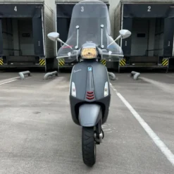 SOLD Vespa Sprint Sport Mat Grijs DLF-81-G
