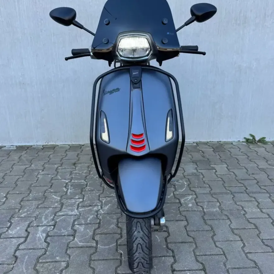 SOLD Vespa Sprint Sport Mat Grijs FFG-62-L