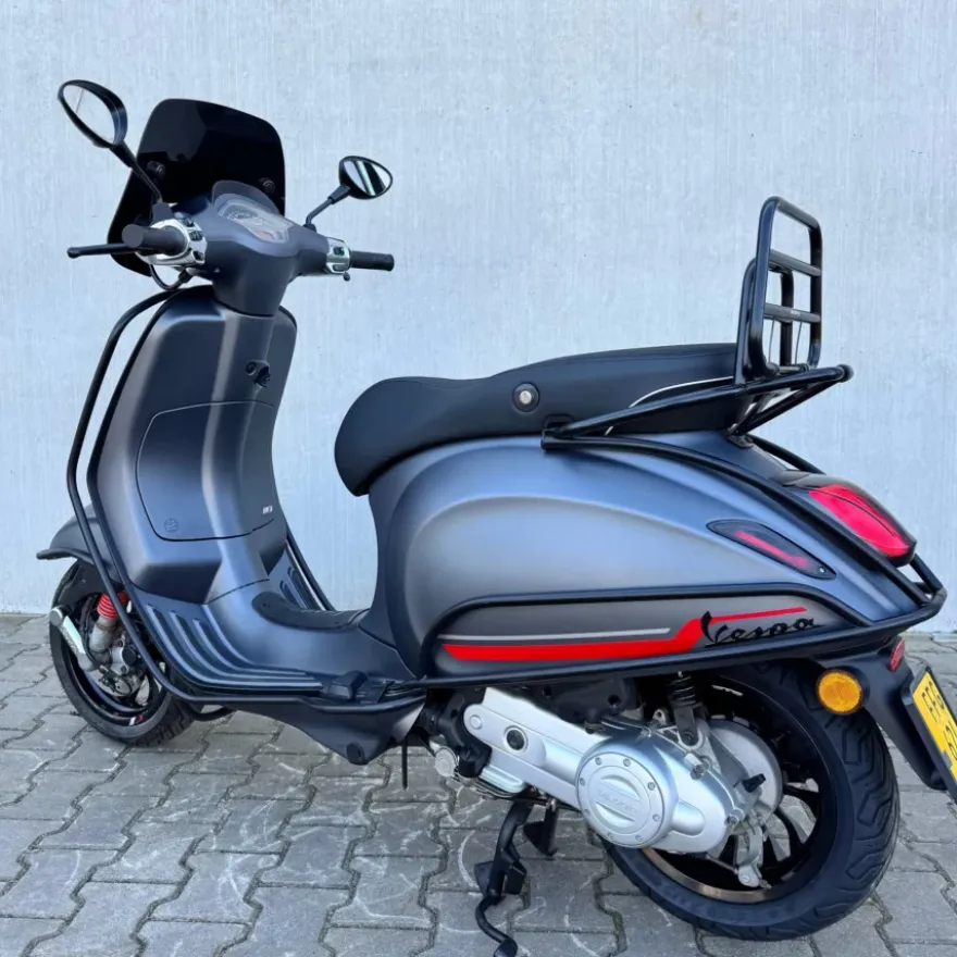 SOLD Vespa Sprint Sport Mat Grijs FFG-62-L