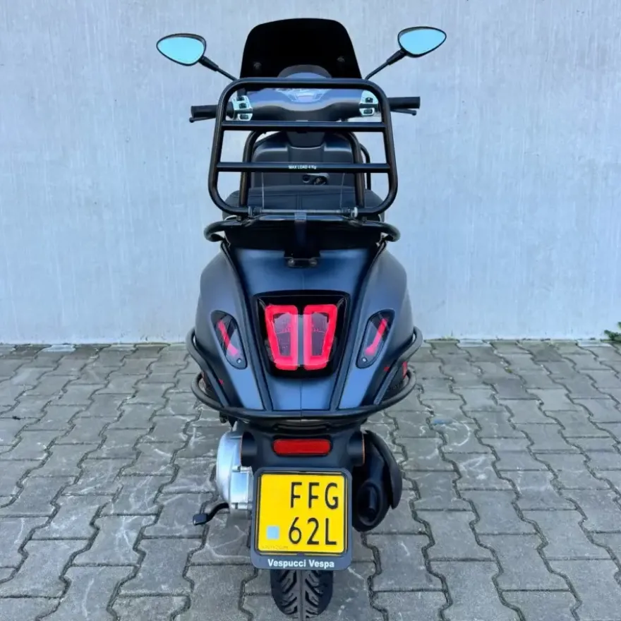 SOLD Vespa Sprint Sport Mat Grijs FFG-62-L