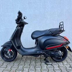 SOLD Vespa Sprint Sport Mat Zwart FLF-95-R