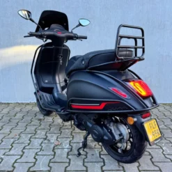 SOLD Vespa Sprint Sport Mat Zwart FLF-95-R