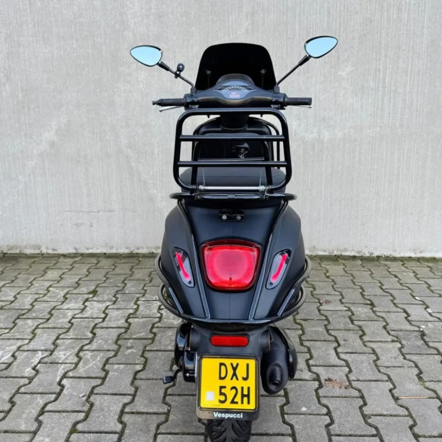 SOLD Vespa Sprint Sport Mat Zwart DXJ-52-H