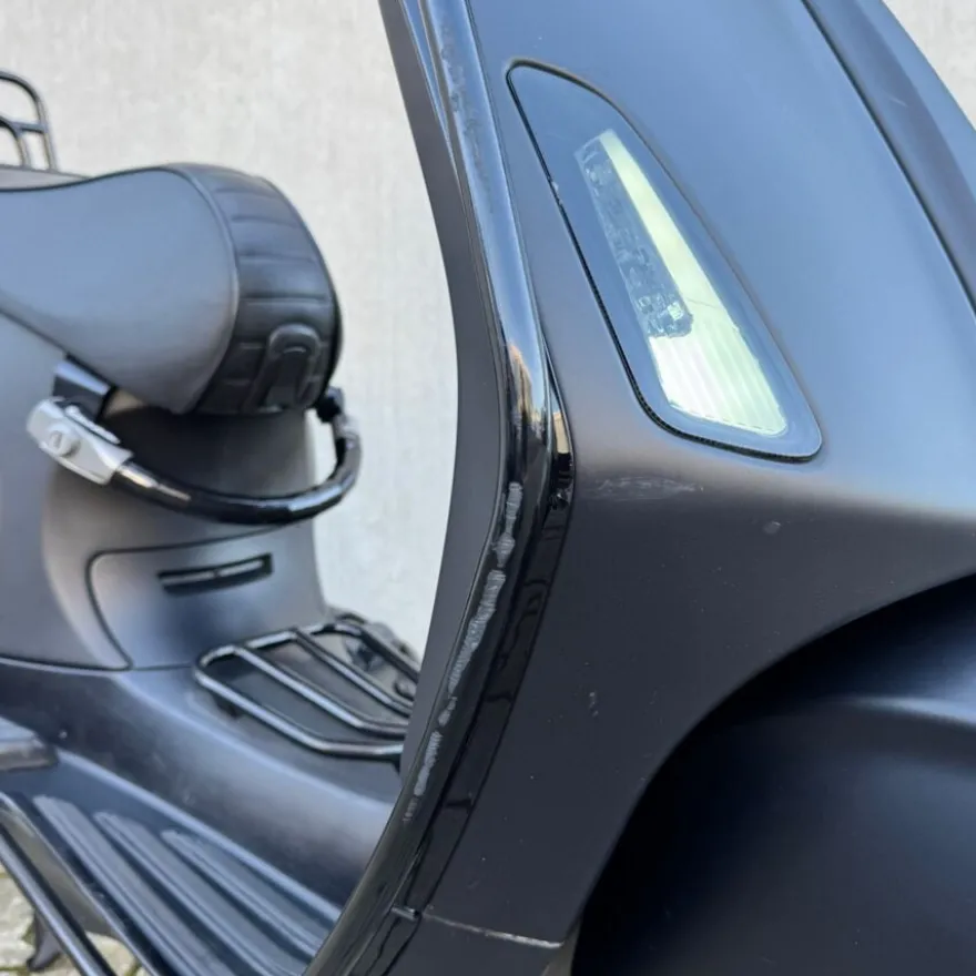 SOLD Vespa Sprint Sport Mat Zwart DXJ-52-H