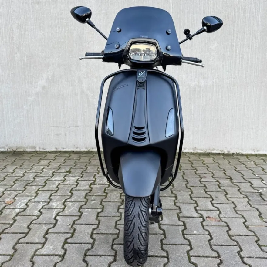 SOLD Vespa Sprint Sport Mat Zwart DXJ-52-H