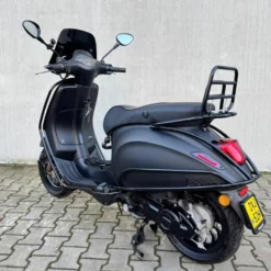 SOLD Vespa Sprint Sport Mat Zwart DXJ-52-H