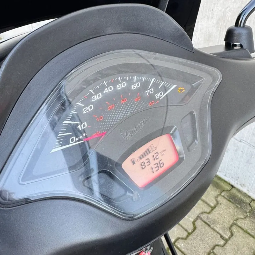 SOLD Vespa Sprint Sport Mat Zwart DXJ-52-H