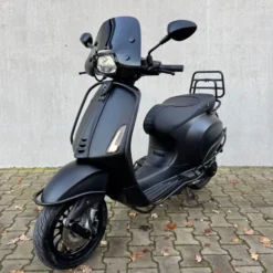 SOLD Vespa Sprint Sport Mat Zwart DZL-26-X