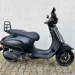 SOLD Vespa Sprint Sport Mat Zwart DZL-26-X