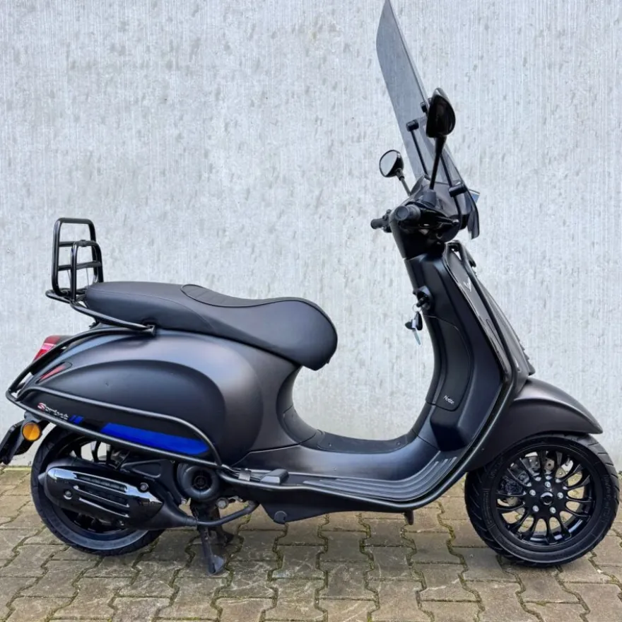 SOLD Vespa Sprint Sport Mat Zwart DSG-11-Z