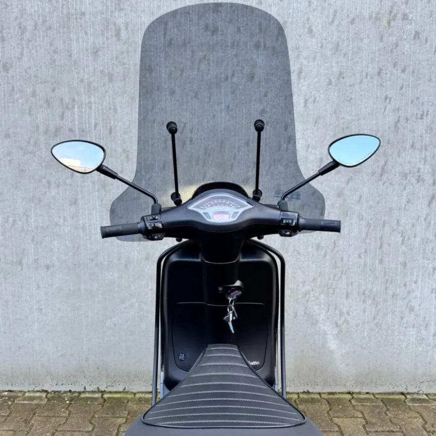 SOLD Vespa Sprint Sport Mat Zwart DSG-11-Z