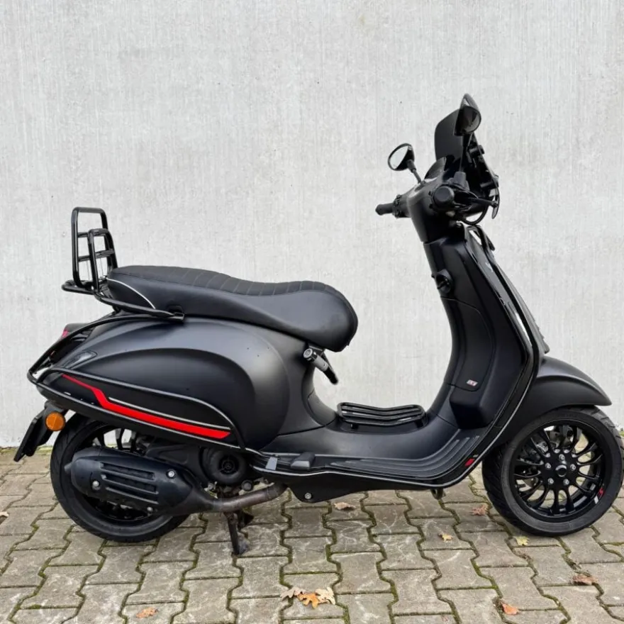 SOLD Vespa Sprint Sport Mat Zwart FHG-64-V