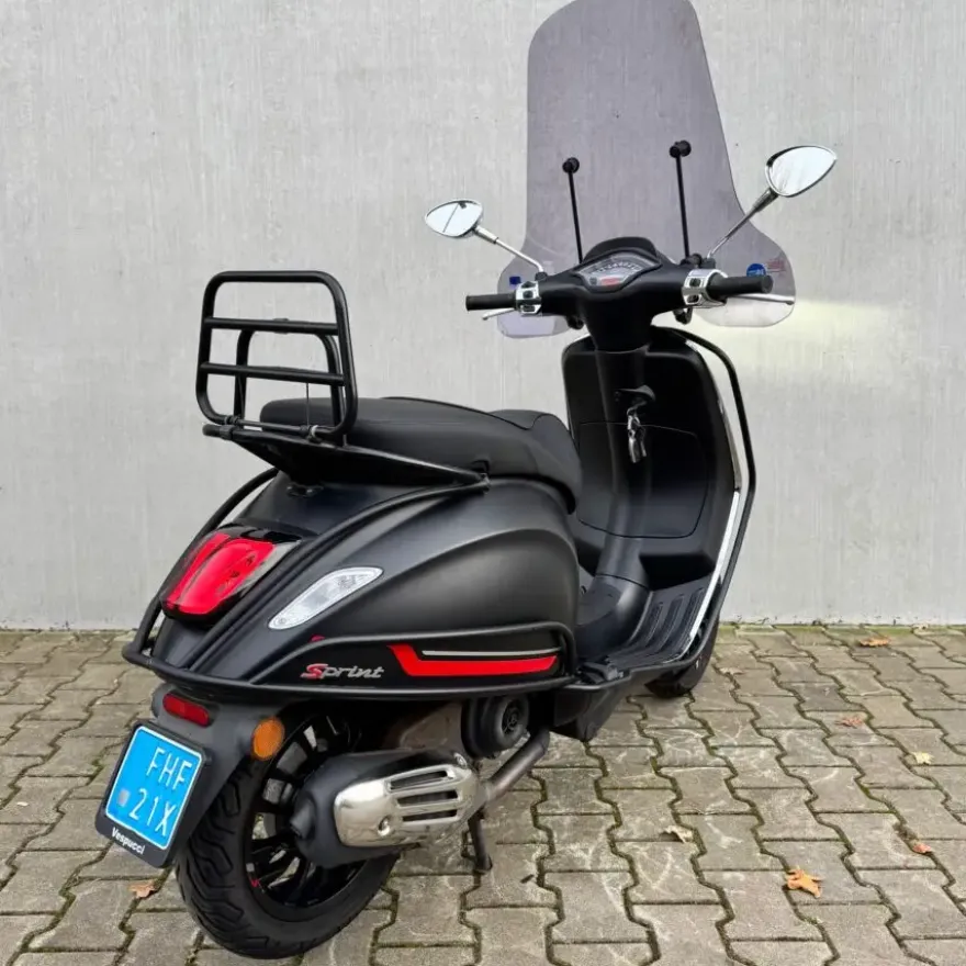 SOLD Vespa Sprint Sport Mat Zwart FHF-21-X