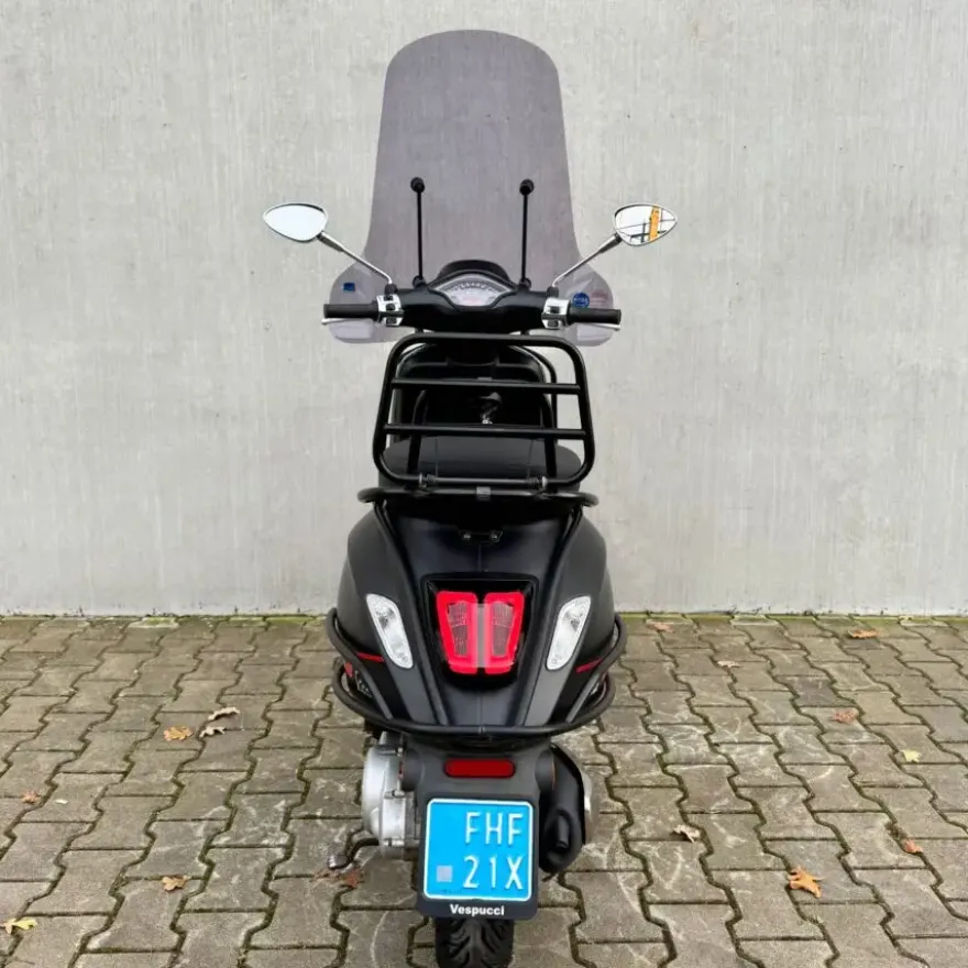 SOLD Vespa Sprint Sport Mat Zwart FHF-21-X
