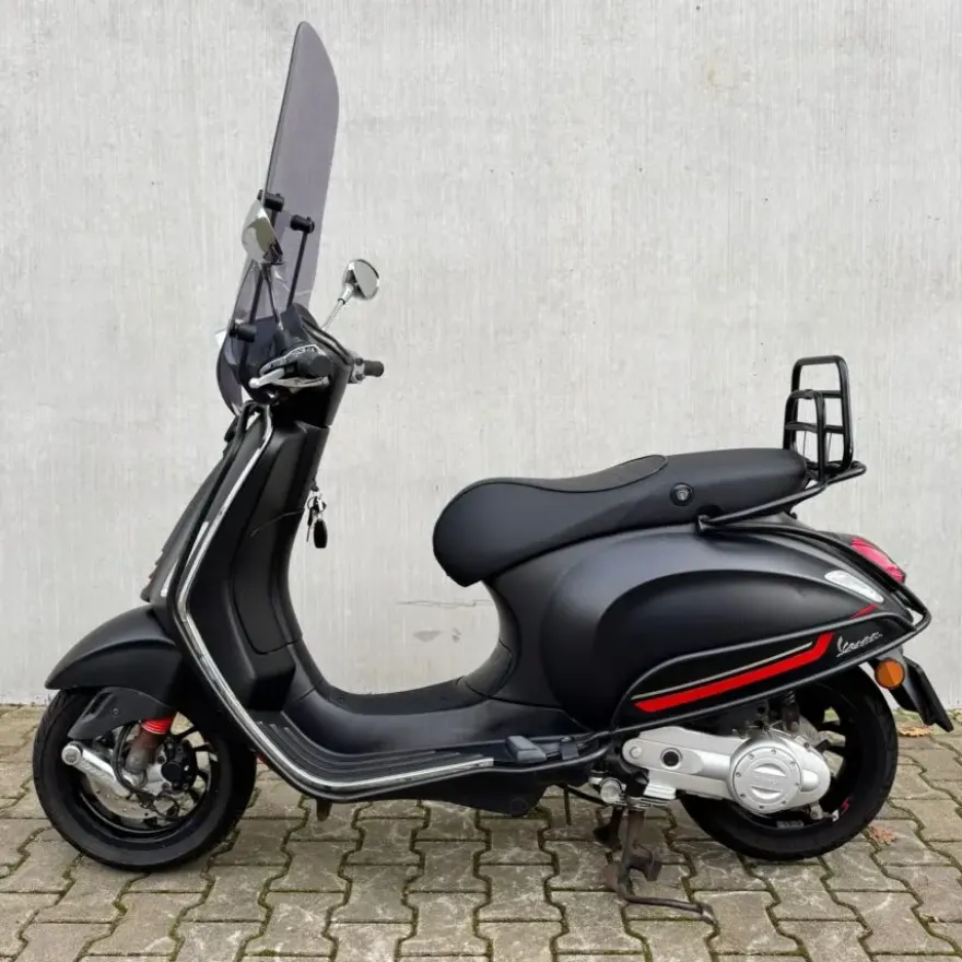 SOLD Vespa Sprint Sport Mat Zwart FHF-21-X