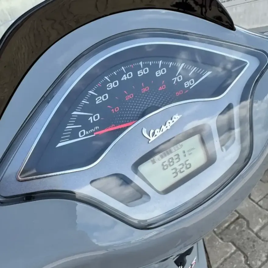 SOLD Vespa Sprint Sport Nardo Grey DTH-85-H