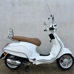 Vespa Primavera Facelift 2026 – Bianco Innocente