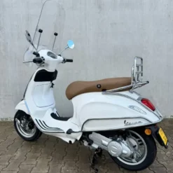 Vespa Primavera Facelift 2026 – Bianco Innocente