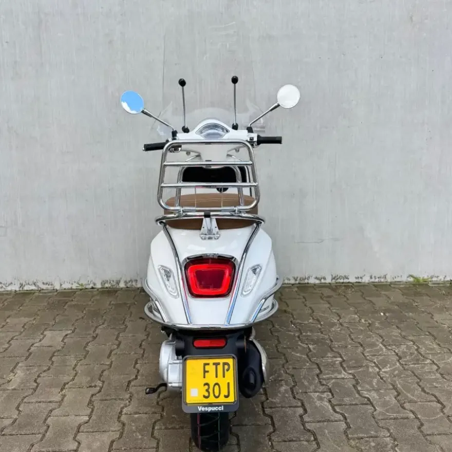 Vespa Primavera Facelift 2026 – Bianco Innocente