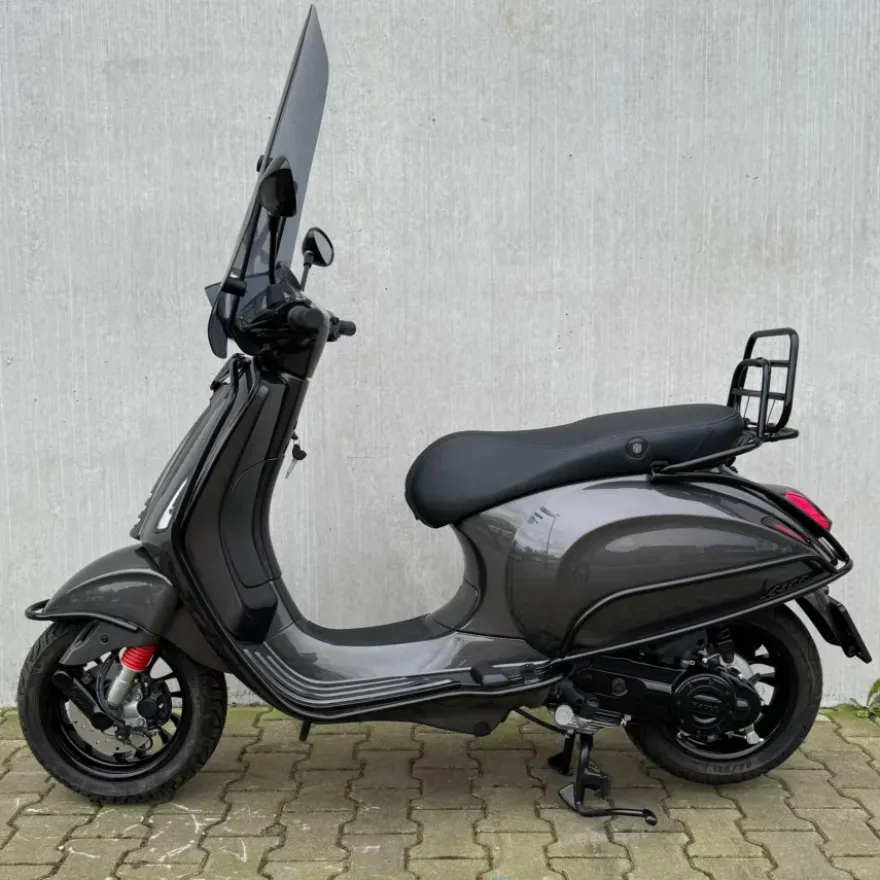 Vespa Sprint – Agaath Grijs Donker