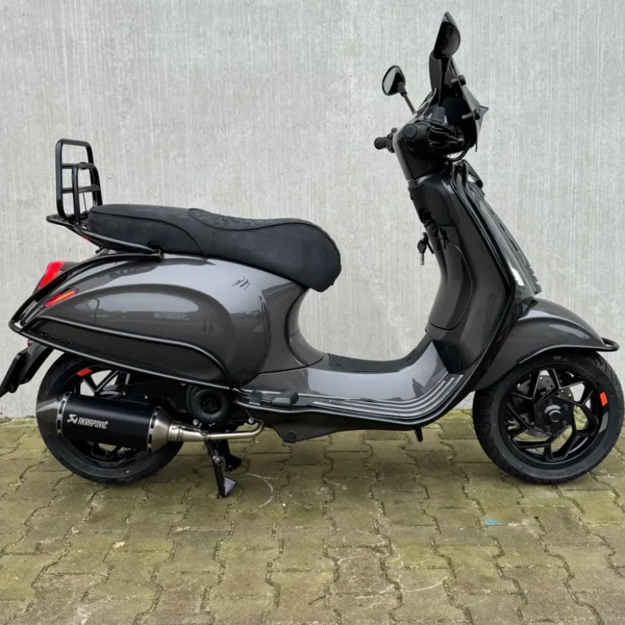 Vespa Sprint Agaath Grijs Full Option 2026
