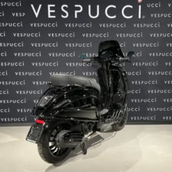 Vespa Sprint – Black on Black