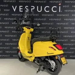 Vespa Sprint – Black & Yellow