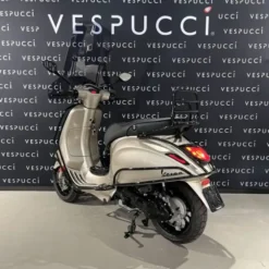 Vespa Sprint – champagne gold