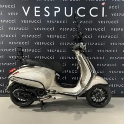 Vespa Sprint – champagne gold