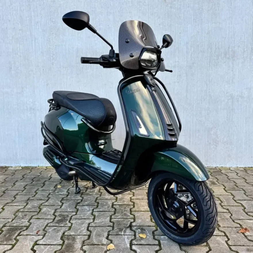 Vespa Sprint Cobra Green Glossy Facelift 2026