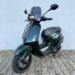 Vespa Sprint Cobra Green Glossy Facelift 2026
