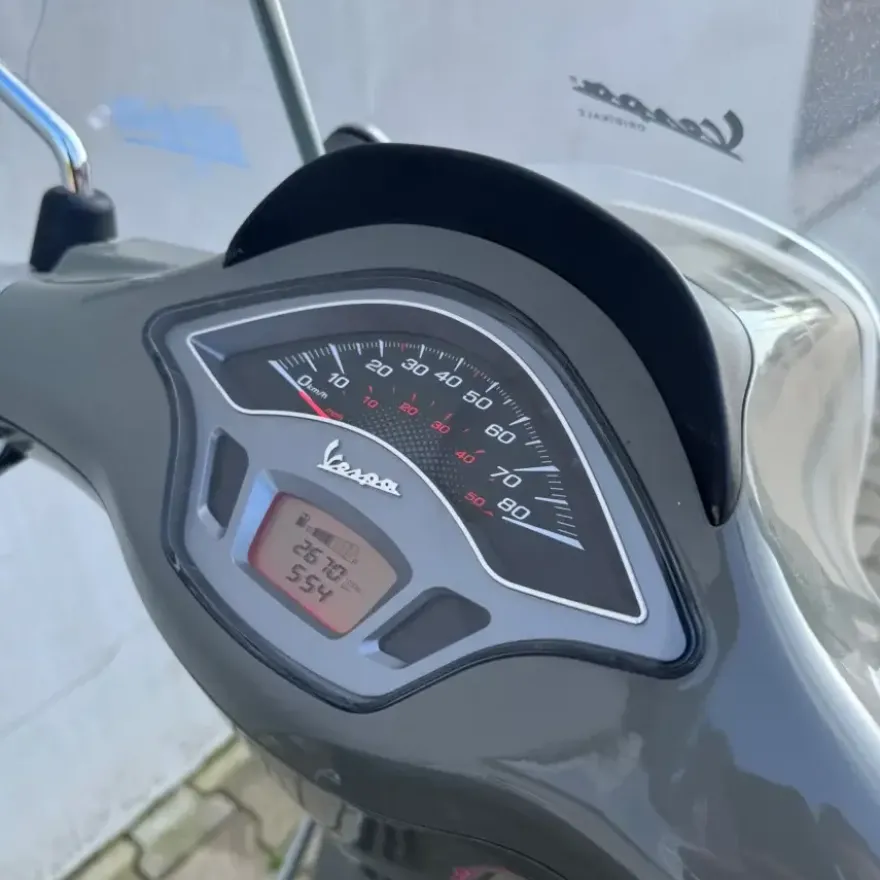 Vespa Sprint Custom Olive Green FJN-84-J