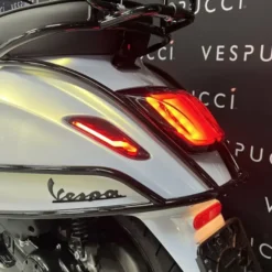 Vespa Sprint – Glossy white pearle