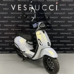 Vespa Sprint – Glossy white pearle