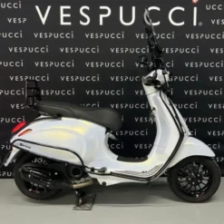 Vespa Sprint – Glossy white pearle